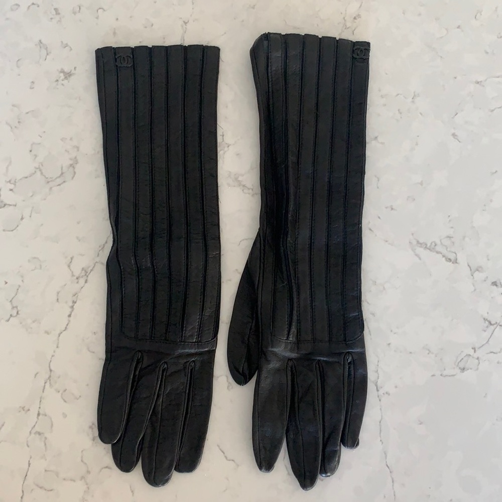 Chanel Black Leather Gloves